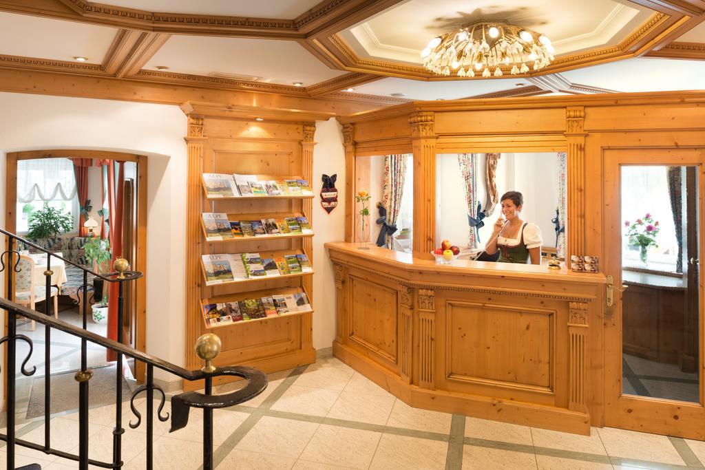 Hotel Zum Wolf Кастелрото Екстериор снимка