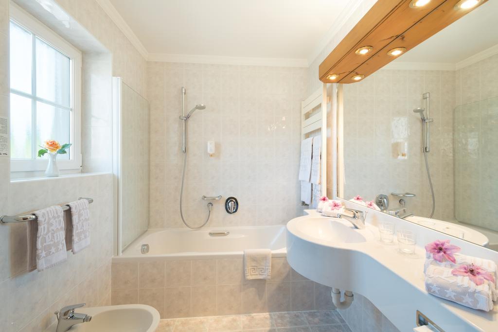 Hotel Zum Wolf Кастелрото Екстериор снимка