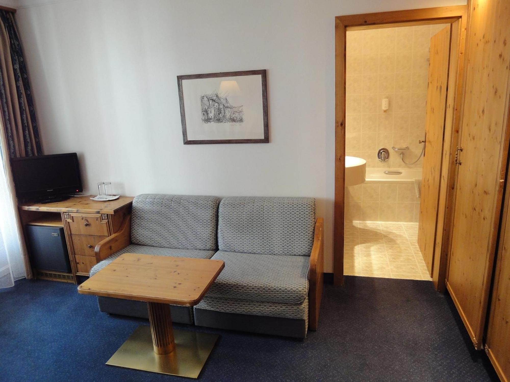 Hotel Zum Wolf Кастелрото Екстериор снимка